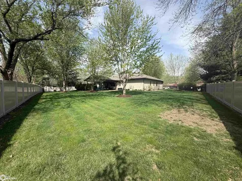 502 Kingman Circle Fairfield IA 52556