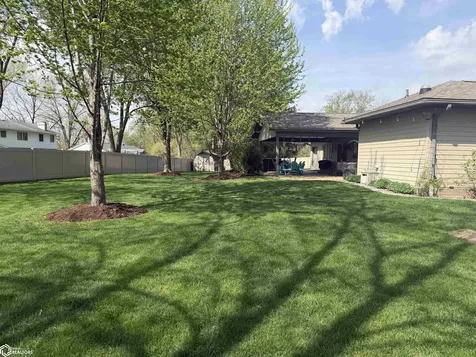 502 Kingman Circle Fairfield IA 52556