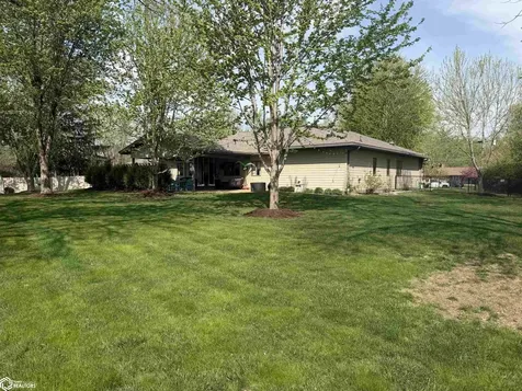 502 Kingman Circle Fairfield IA 52556