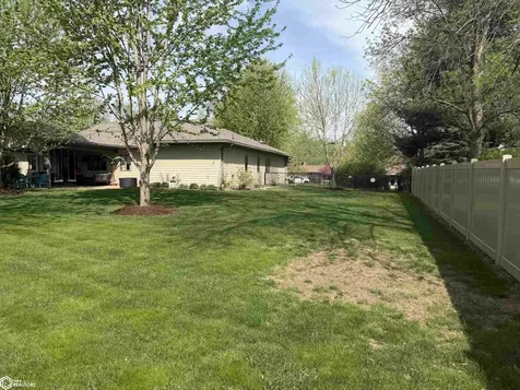 502 Kingman Circle Fairfield IA 52556