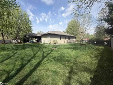 502 Kingman Circle Fairfield IA 52556