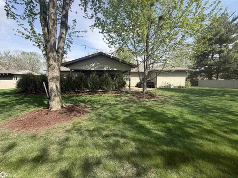 502 Kingman Circle Fairfield IA 52556