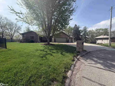 502 Kingman Circle Fairfield IA 52556