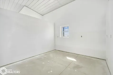 27186 Highway S33 Hubbard IA 50122