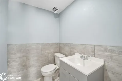 27186 Highway S33 Hubbard IA 50122