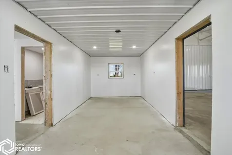 27186 Highway S33 Hubbard IA 50122