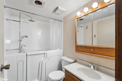 1403 Austin Place Marshalltown IA 50158