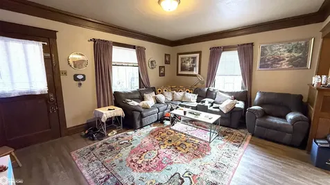 25-27 6th Street NW Mason City IA 50401