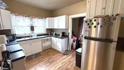 25-27 6th Street NW Mason City IA 50401