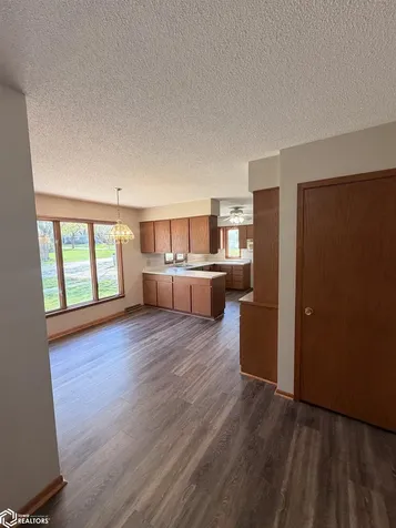 2128 W Bremer Avenue Waverly IA 50677