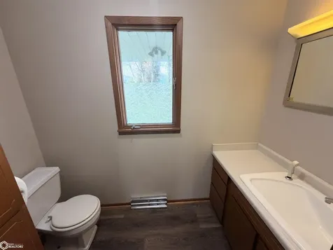 2128 W Bremer Avenue Waverly IA 50677