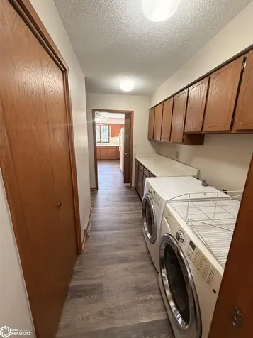 2128 W Bremer Avenue Waverly IA 50677