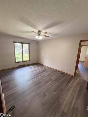 2128 W Bremer Avenue Waverly IA 50677