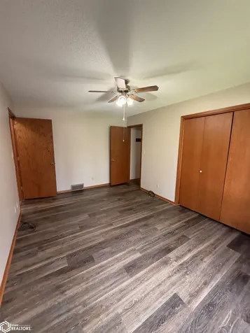 2128 W Bremer Avenue Waverly IA 50677