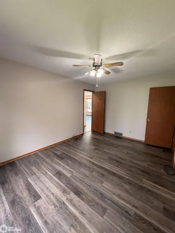 2128 W Bremer Avenue Waverly IA 50677