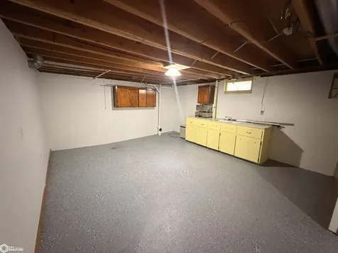 2128 W Bremer Avenue Waverly IA 50677