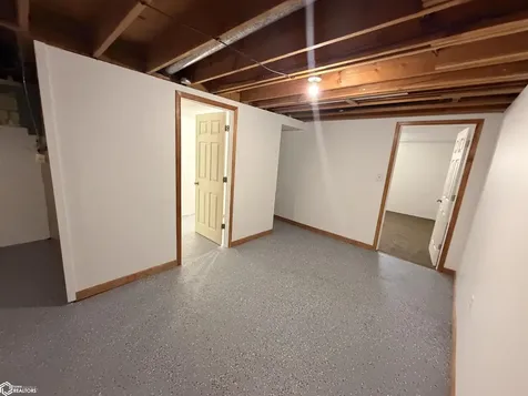 2128 W Bremer Avenue Waverly IA 50677