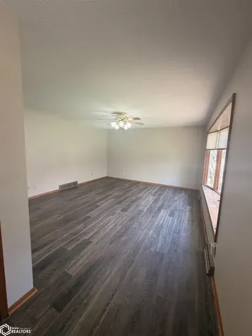 2128 W Bremer Avenue Waverly IA 50677