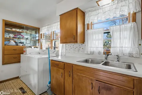 104 Cherry Street Marshalltown IA 50158