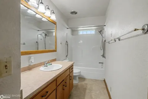 104 Cherry Street Marshalltown IA 50158