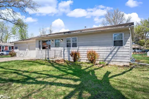 104 Cherry Street Marshalltown IA 50158