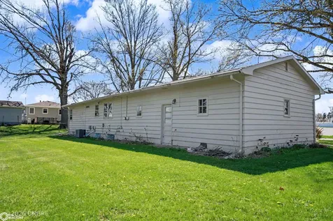 104 Cherry Street Marshalltown IA 50158