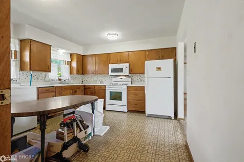 104 Cherry Street Marshalltown IA 50158
