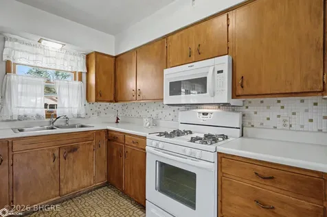 104 Cherry Street Marshalltown IA 50158