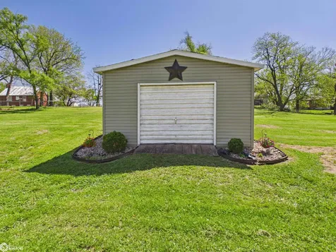 2433 Garfield Avenue Keokuk IA 52632