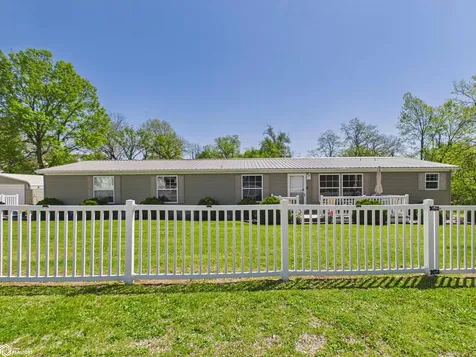 2433 Garfield Avenue Keokuk IA 52632