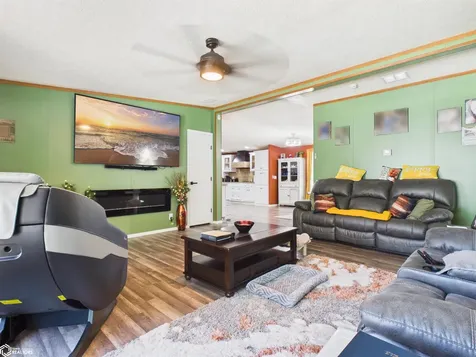 2433 Garfield Avenue Keokuk IA 52632