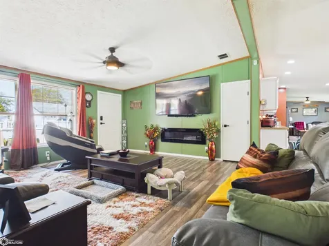 2433 Garfield Avenue Keokuk IA 52632
