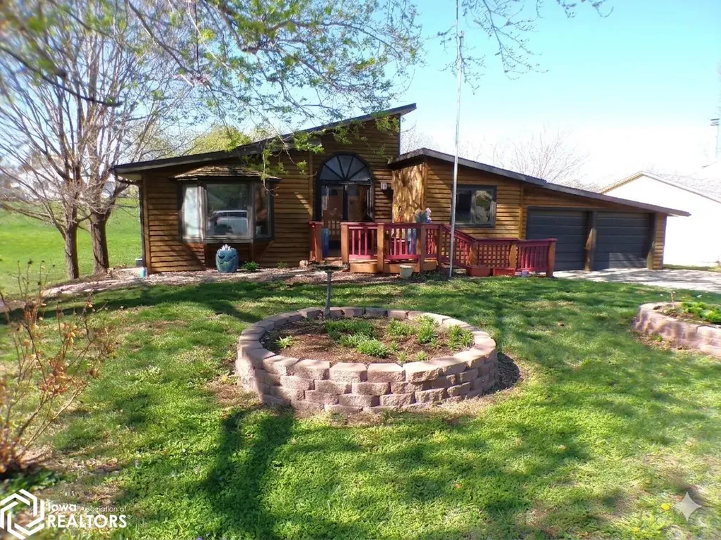 107 4th Street NE State Center IA 50247