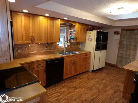 107 4th Street NE State Center IA 50247