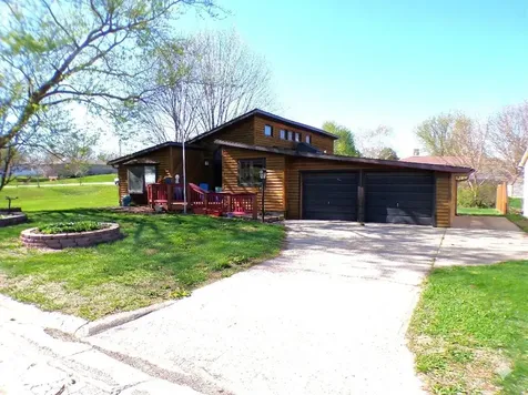 107 4th Street NE State Center IA 50247