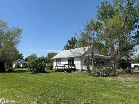930 S Weller Street Ottumwa IA 52501