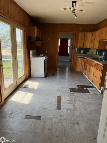 930 S Weller Street Ottumwa IA 52501