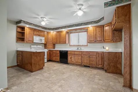 6597 188th Street Sperry IA 52650
