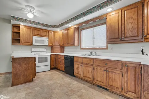 6597 188th Street Sperry IA 52650