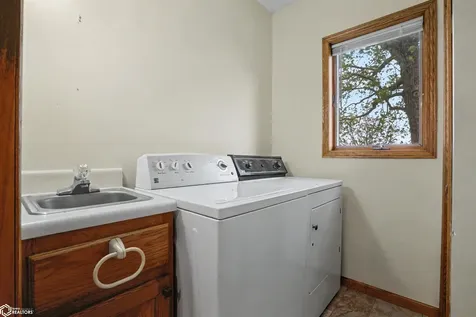 6597 188th Street Sperry IA 52650