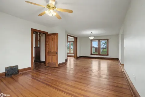 6597 188th Street Sperry IA 52650