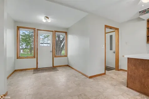 6597 188th Street Sperry IA 52650