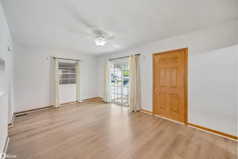 13 Friendly Lane Ottumwa IA 52501
