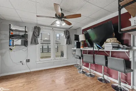 328 8th Avenue Grinnell IA 50112
