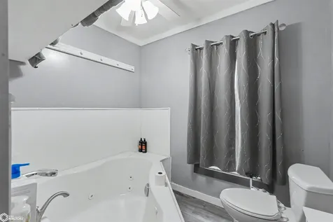 328 8th Avenue Grinnell IA 50112