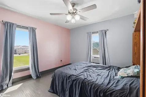 328 8th Avenue Grinnell IA 50112