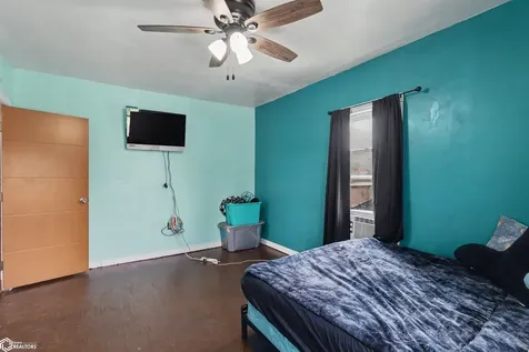 328 8th Avenue Grinnell IA 50112