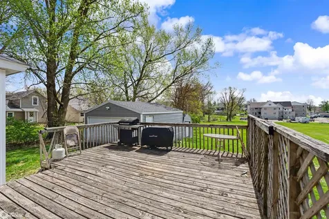 328 8th Avenue Grinnell IA 50112
