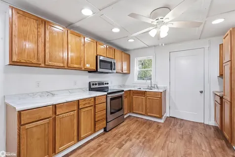 328 8th Avenue Grinnell IA 50112