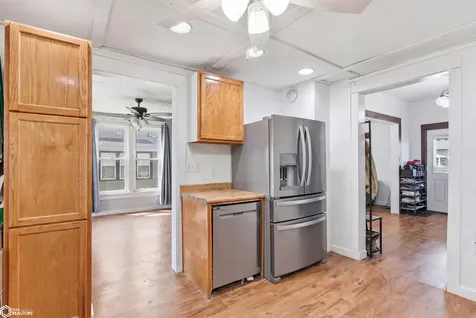 328 8th Avenue Grinnell IA 50112